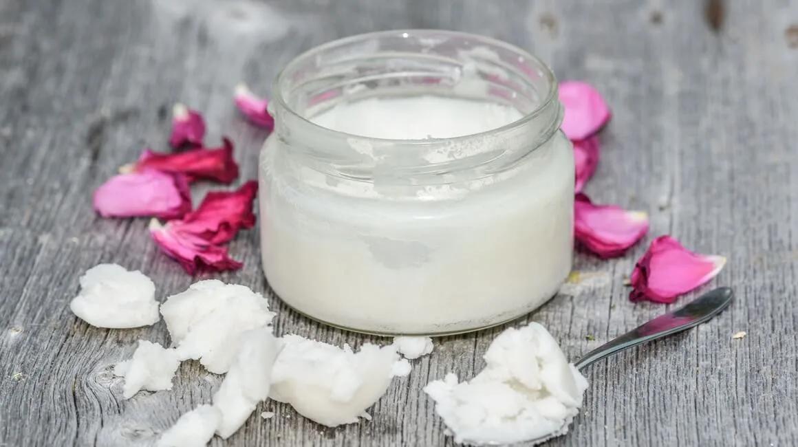 Al momento stai visualizzando OLIO DI COCCO PER USO COSMETICO