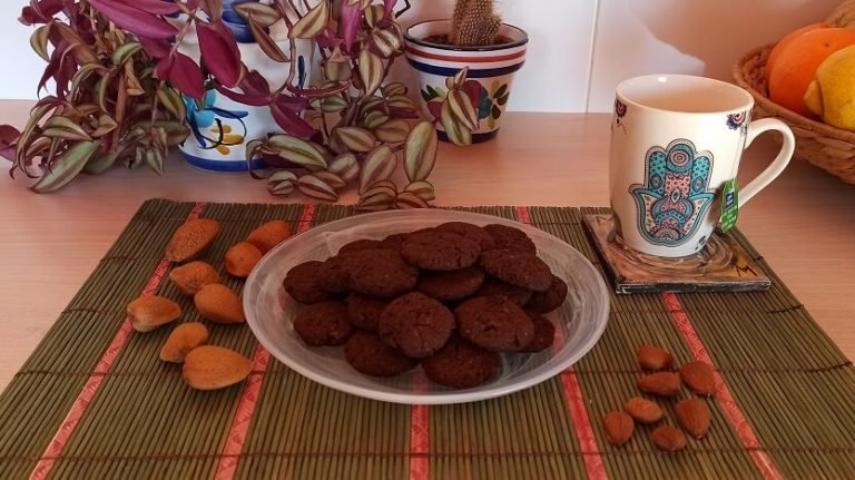 Scopri di più sull'articolo BISCOTTI DI CECI VEGAN