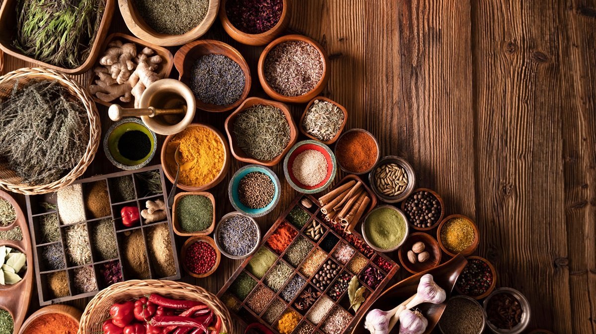 Al momento stai visualizzando AYURVEDA E ALIMENTAZIONE: CONSIGLI PRATICI PER INIZIARE